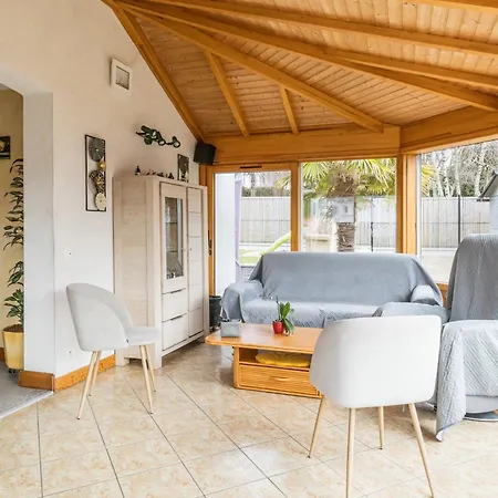 Séjour à la campagne Familial à Avec Jardin, Terrasse, Wifi Et équipements Bébé - Fr-1-306-1073