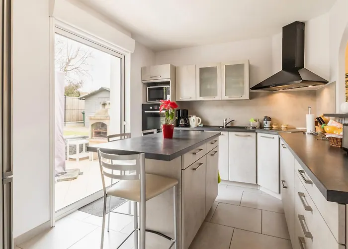 Familial A Avec Jardin, Terrasse, Wifi Et Equipements Bebe - Fr-1-306-1073