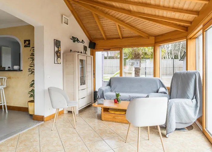 بيت للعطل Familial A Avec Jardin, Terrasse, Wifi Et Equipements Bebe - Fr-1-306-1073